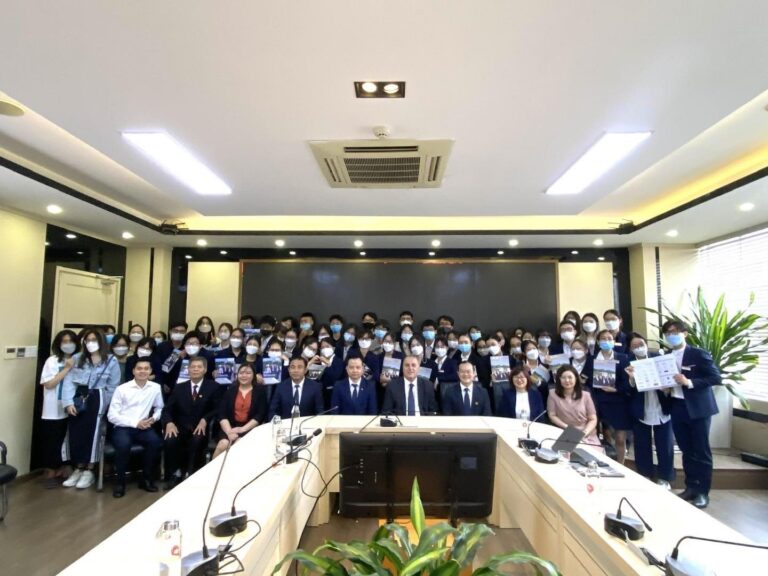 ĐẠI DIỆN LÃNH ĐẠO NHÀ TRƯỜNG TIẾP VÀ LÀM VIỆC VỚI TRƯỜNG KINH DOANH VÀ QUẢN LÝ KHÁCH SẠN (BHMS, THỤY SĨ)