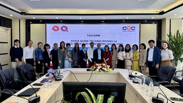 TỌA ĐÀM TRIỂN KHAI ỨNG DỤNG PHẦN MỀM QUẢN TRỊ DOANH NGHIỆP DIGIIMS TRONG MỘT SỐ HỌC PHẦN CỦA KHOA QUẢN TRỊ KINH DOANH