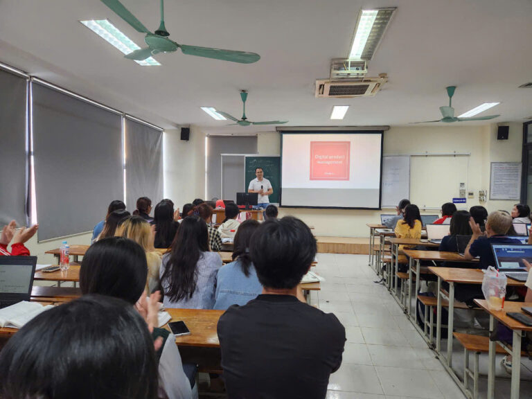Buổi chia sẻ về “Digital Product Management cho sinh viên lớp Hệ thống thông tin quản lý