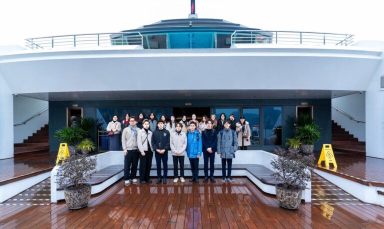 GRAND PIONEERS CRUISE – SV CLC QUẢN TRỊ KHÁCH SẠN K62 TRONG CHUYẾN THAM QUAN TRẢI NGHIỆM ĐỘC ĐÁO TẠI DU THUYỀN HIỆN ĐẠI BẬC NHẤT VỊNH HẠ LONG