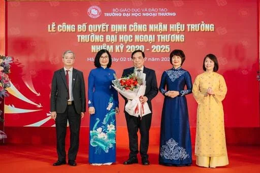 TRÂN TRỌNG GỬI LỜI CHÚC MỪNG TỚI PGS, TS PHẠM THU HƯƠNG ĐƯỢC BỔ NHIỆM LÀM HIỆU TRƯỞNG TRƯỜNG ĐẠI HỌC NGOẠI THƯƠNG NHIỆM KỲ 2020-2025